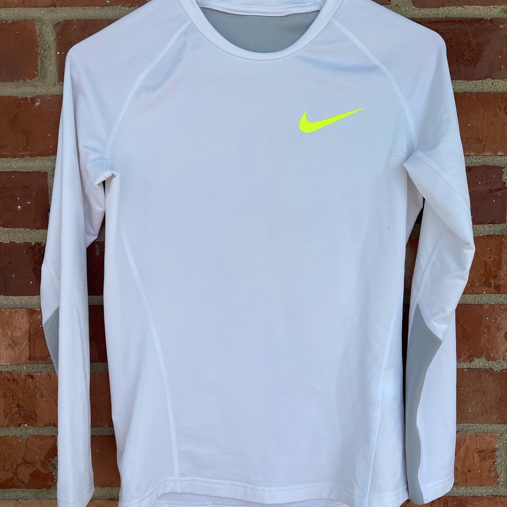 Nike girl L size top